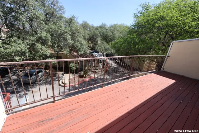 8642 fredericksburg Unit 406 San Antonio, TX 78240