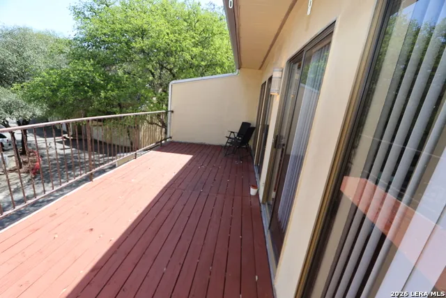 8642 fredericksburg Unit 406 San Antonio, TX 78240