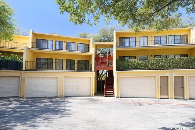 8642 fredericksburg Unit 406 San Antonio, TX 78240