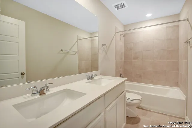 1247 Meyers Mdw New Braunfels, TX 78130