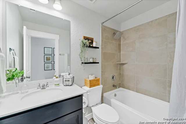 4323 W Vasquez Cir Converse, TX 78109