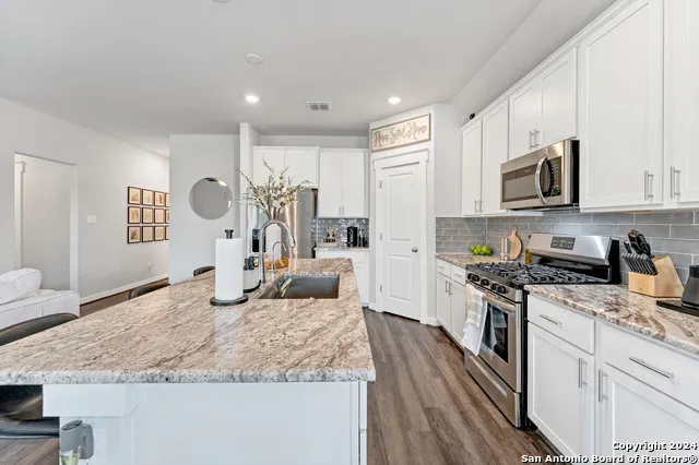 4323 W Vasquez Cir Converse, TX 78109