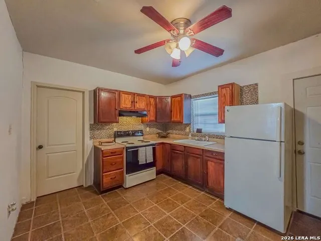 432 WASHINGTON ST Eagle Pass, TX 78852