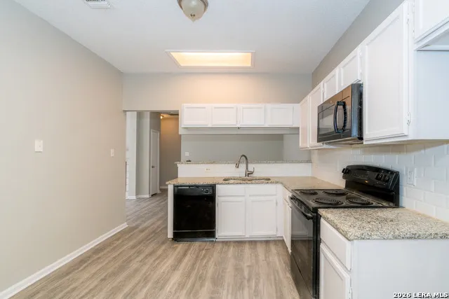 2826 VILLAGE PKWY San Antonio, TX 78251