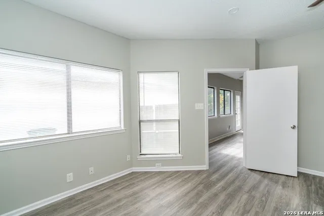 2826 VILLAGE PKWY San Antonio, TX 78251