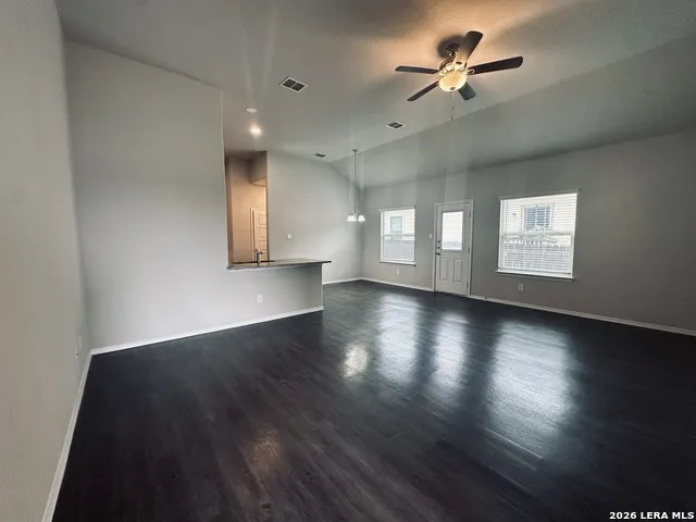 9302 CANYON BND Unit 2 Converse, TX 78109