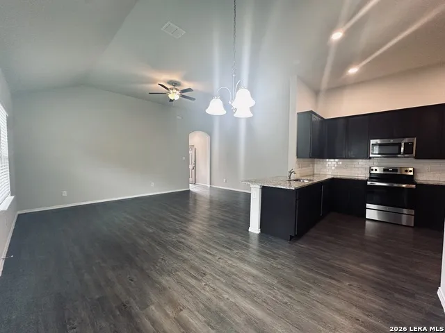 9302 CANYON BND Unit 2 Converse, TX 78109