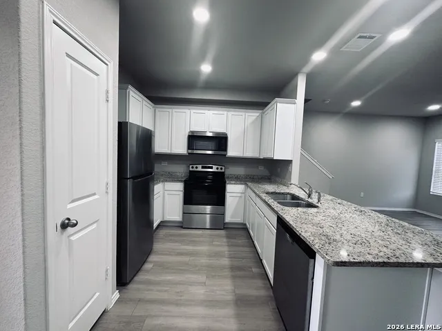 7356 MISTY RIDGE DR Unit 8 Converse, TX 78109