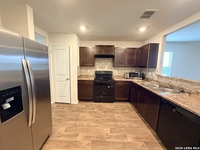 2807 Wentwood San Antonio, TX 78245