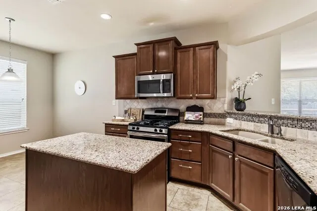 9006 Hubbard Hill San Antonio, TX 78254