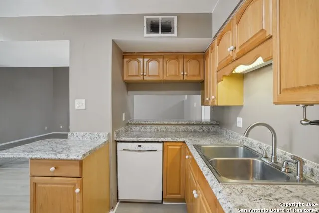 5023 CONCORD RDG San Antonio, TX 78228