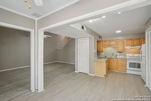 5023 CONCORD RDG San Antonio, TX 78228