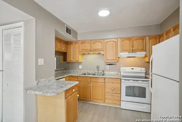 5023 CONCORD RDG San Antonio, TX 78228