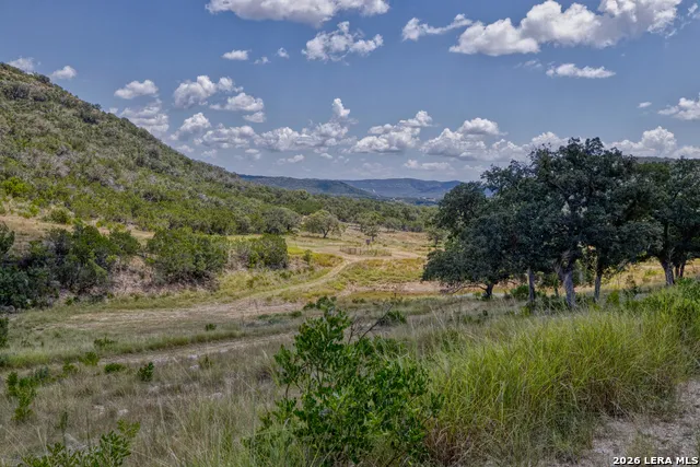 2242 Patterson Creek Rd Leakey, TX 78873
