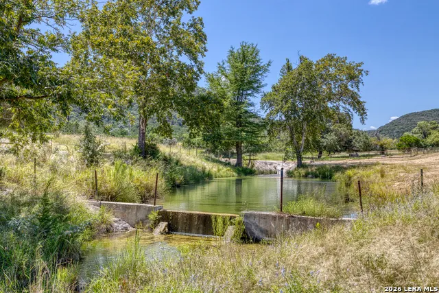 2242 Patterson Creek Rd Leakey, TX 78873