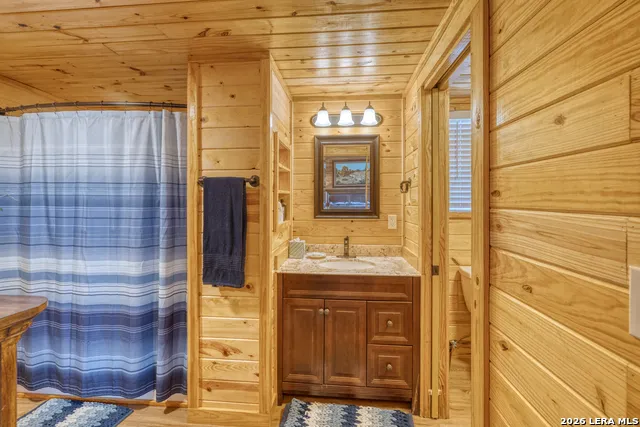 2242 Patterson Creek Rd Leakey, TX 78873