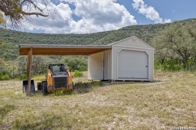 2242 Patterson Creek Rd Leakey, TX 78873
