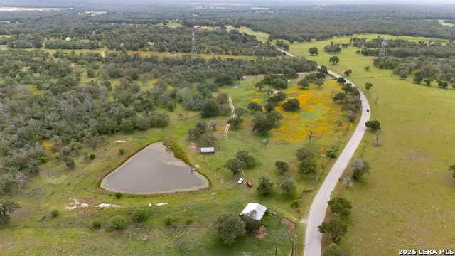 104 Longhorn Rd Stockdale, TX 78160