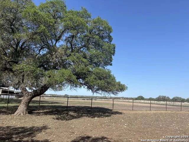 3707 S State Highway 173 N Hondo, TX 78861