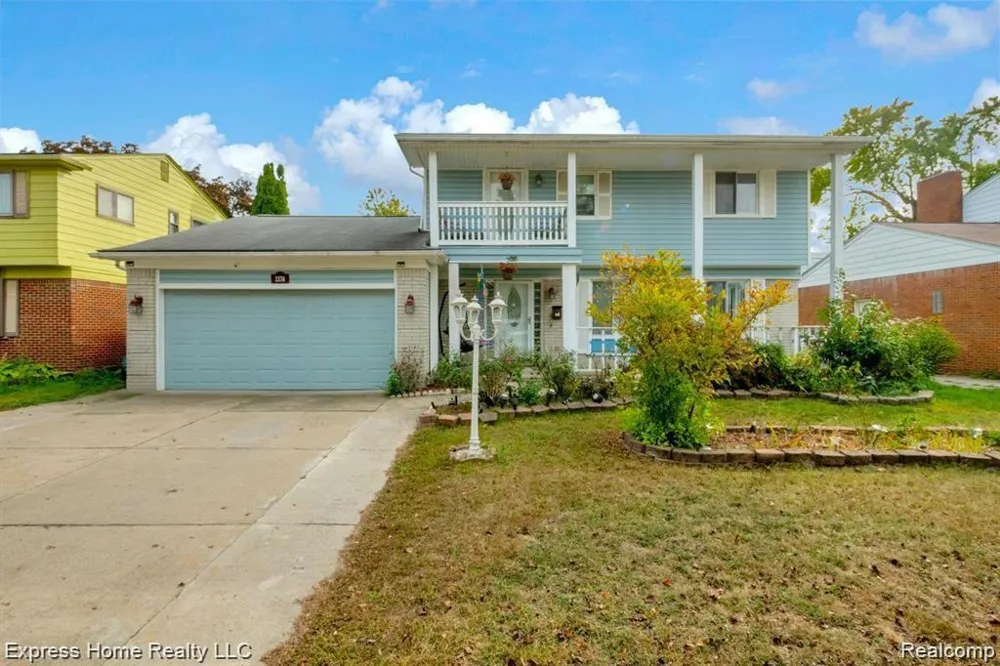2338 Marlow Drive Warren City, MI 48092