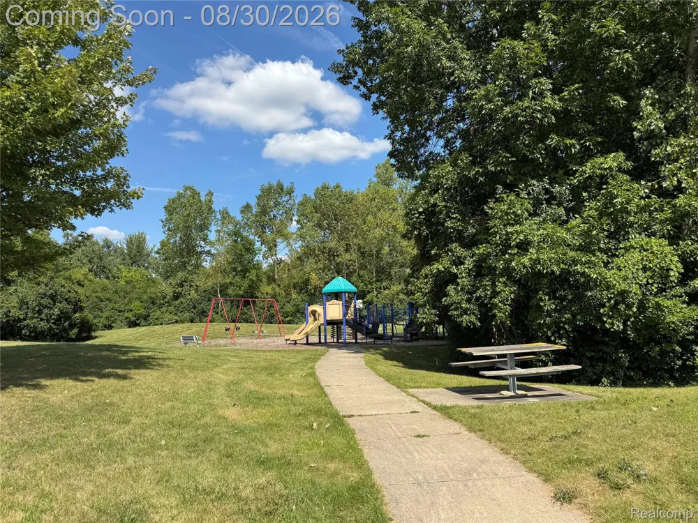 3621 Weeburn Ann Arbor City, MI 48108