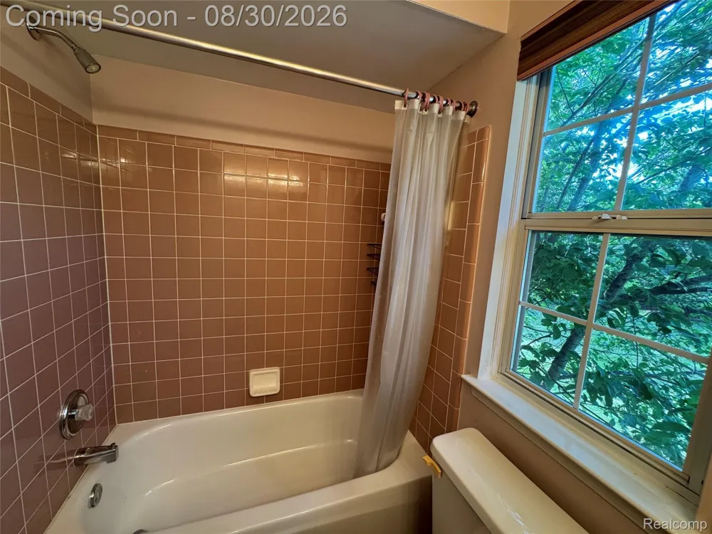 3621 Weeburn Ann Arbor City, MI 48108