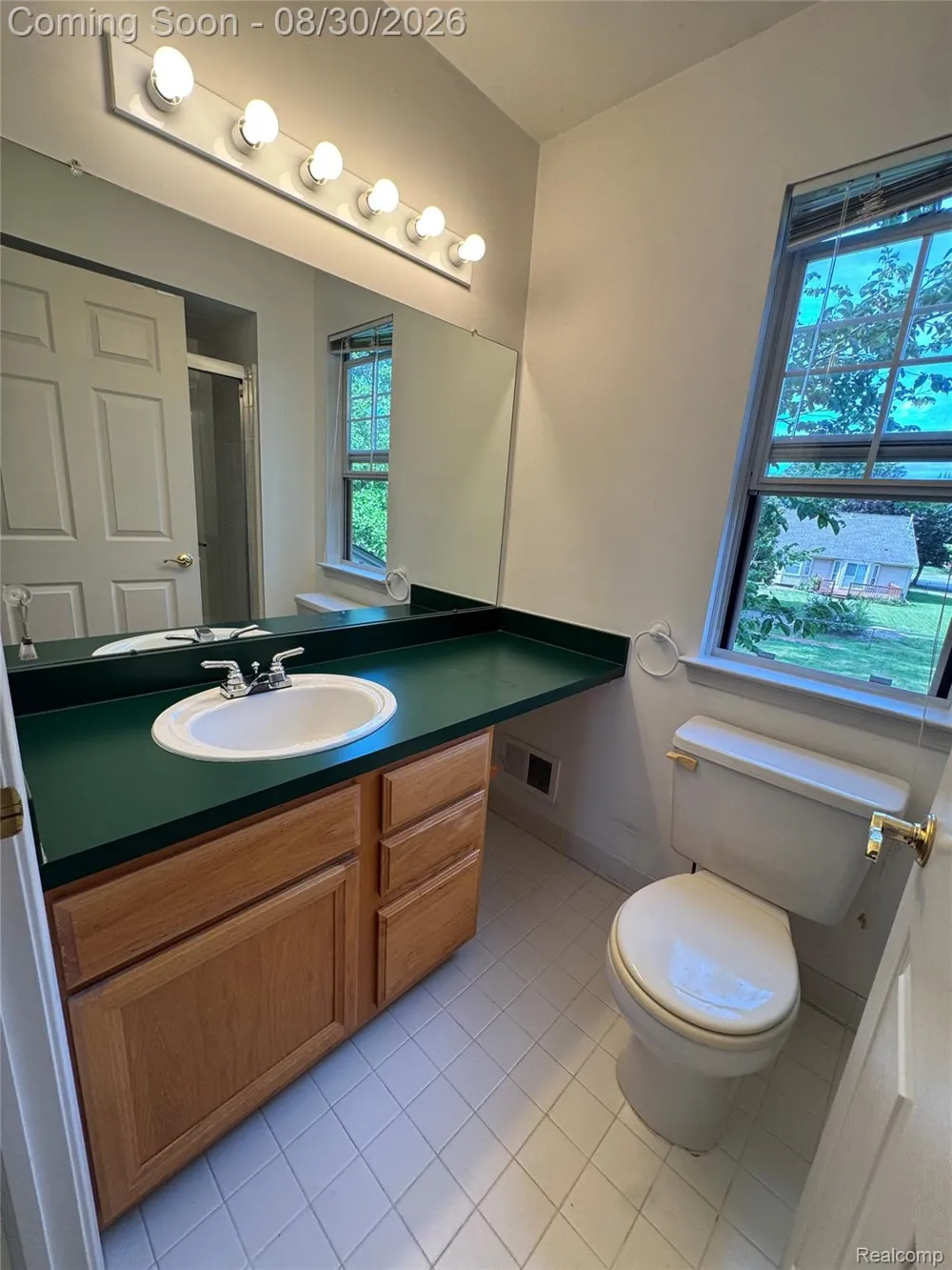 3621 Weeburn Ann Arbor City, MI 48108