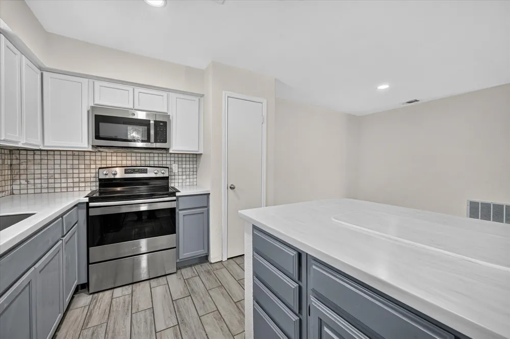 1204 Harwell Drive #2110 Arlington, TX 76011