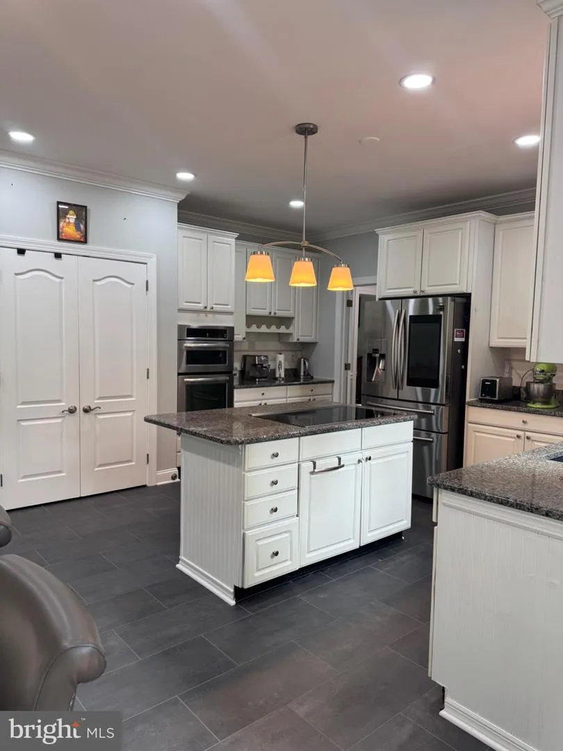 1 SHELLEY COURT West Windsor, NJ 08550