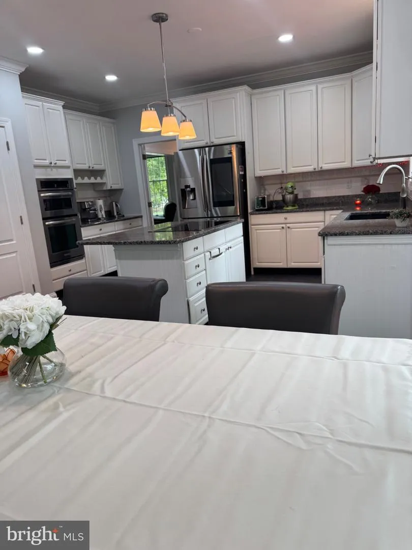 1 SHELLEY COURT West Windsor, NJ 08550