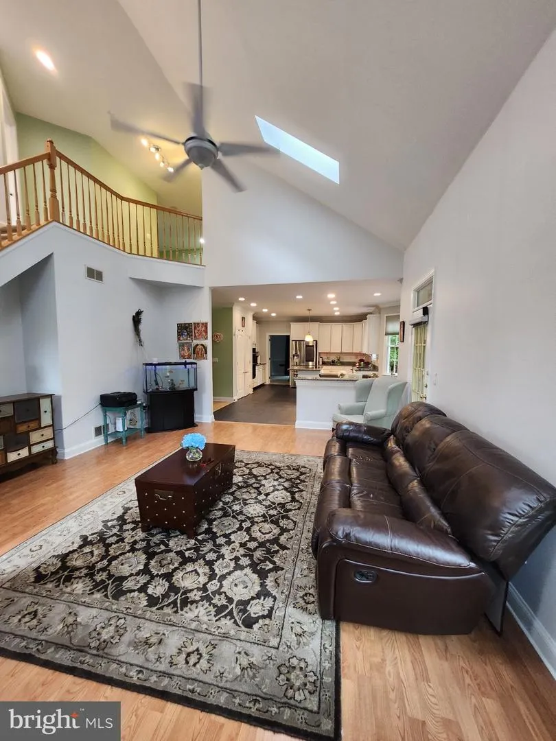 1 SHELLEY COURT West Windsor, NJ 08550