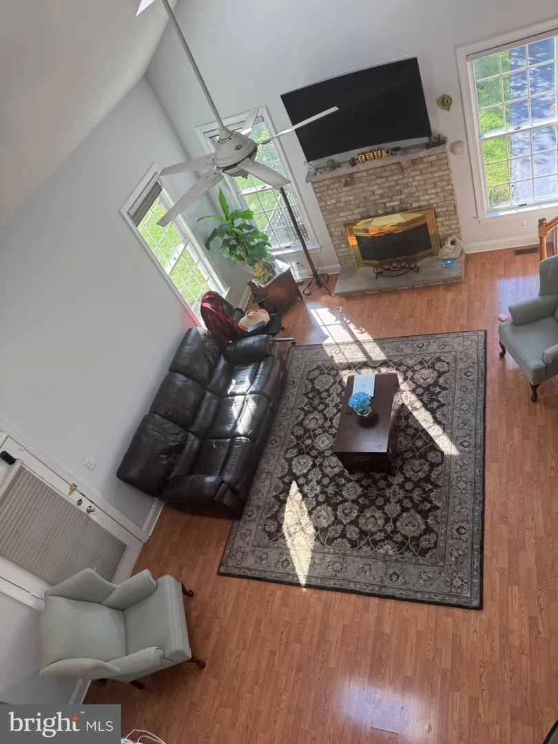 1 SHELLEY COURT West Windsor, NJ 08550