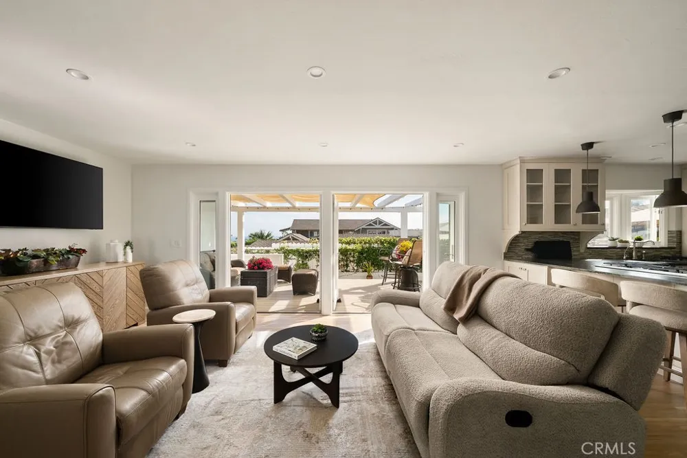 465 Monterey Laguna Beach, CA 92651