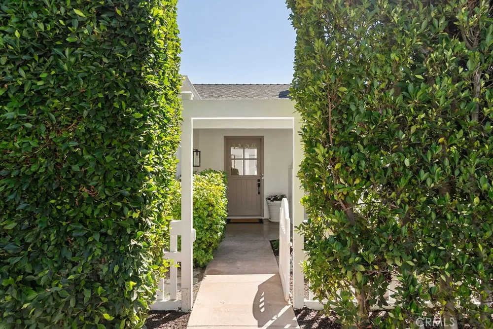465 Monterey Laguna Beach, CA 92651