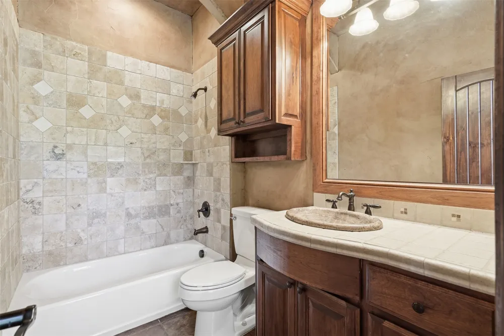 6808 Nine Mile Bridge Road Fort Worth, TX 76135