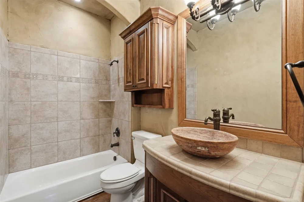 6808 Nine Mile Bridge Road Fort Worth, TX 76135