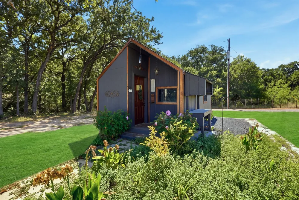 6808 Nine Mile Bridge Road Fort Worth, TX 76135