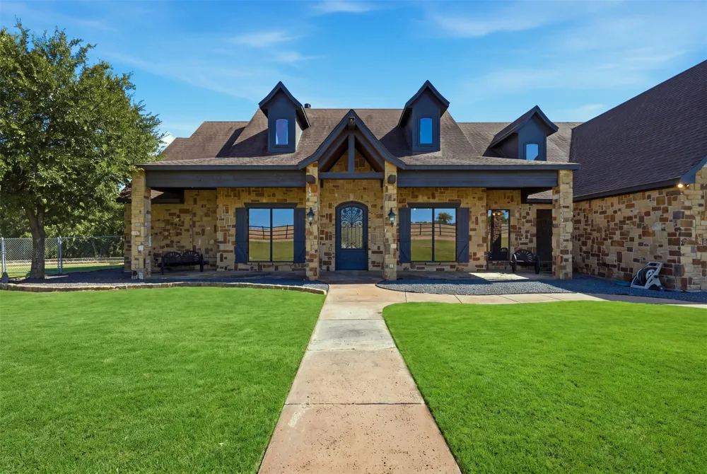 6808 Nine Mile Bridge Road Fort Worth, TX 76135