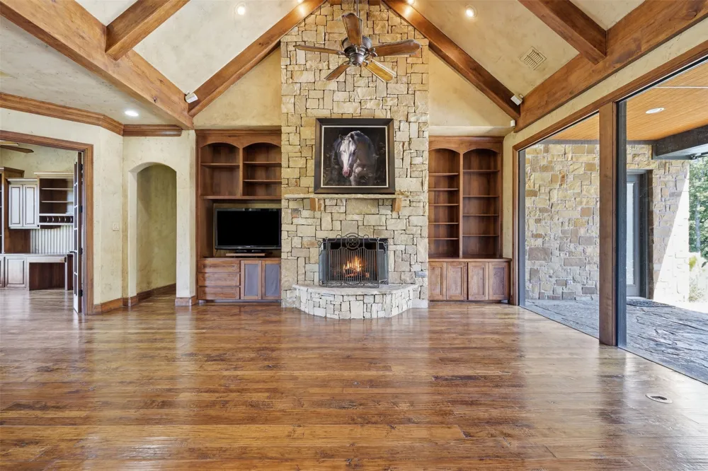 6808 Nine Mile Bridge Road Fort Worth, TX 76135
