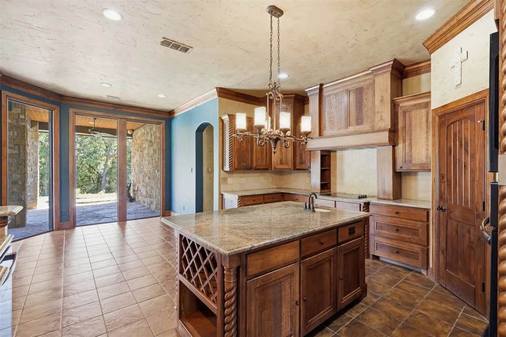 6808 Nine Mile Bridge Road Fort Worth, TX 76135