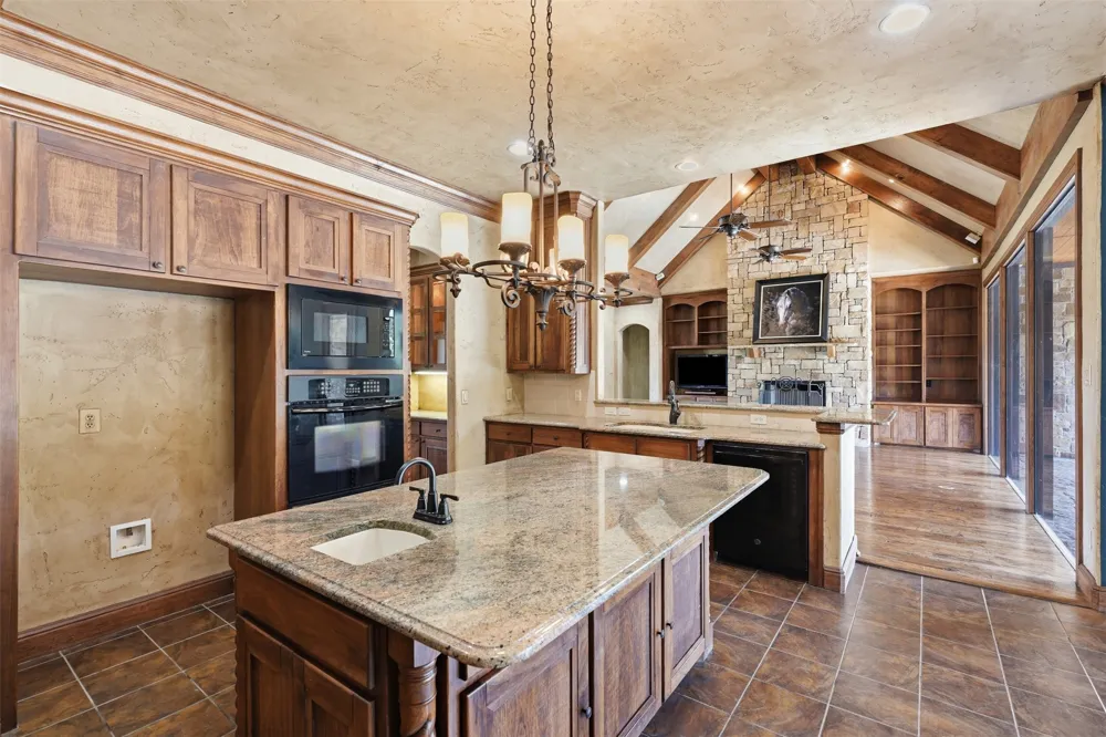 6808 Nine Mile Bridge Road Fort Worth, TX 76135