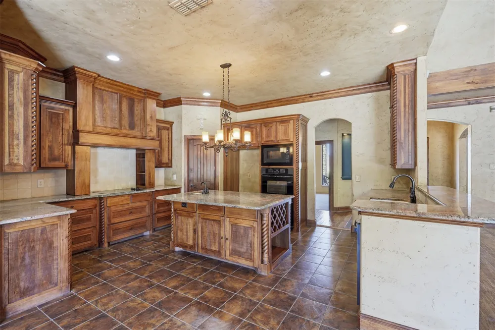 6808 Nine Mile Bridge Road Fort Worth, TX 76135