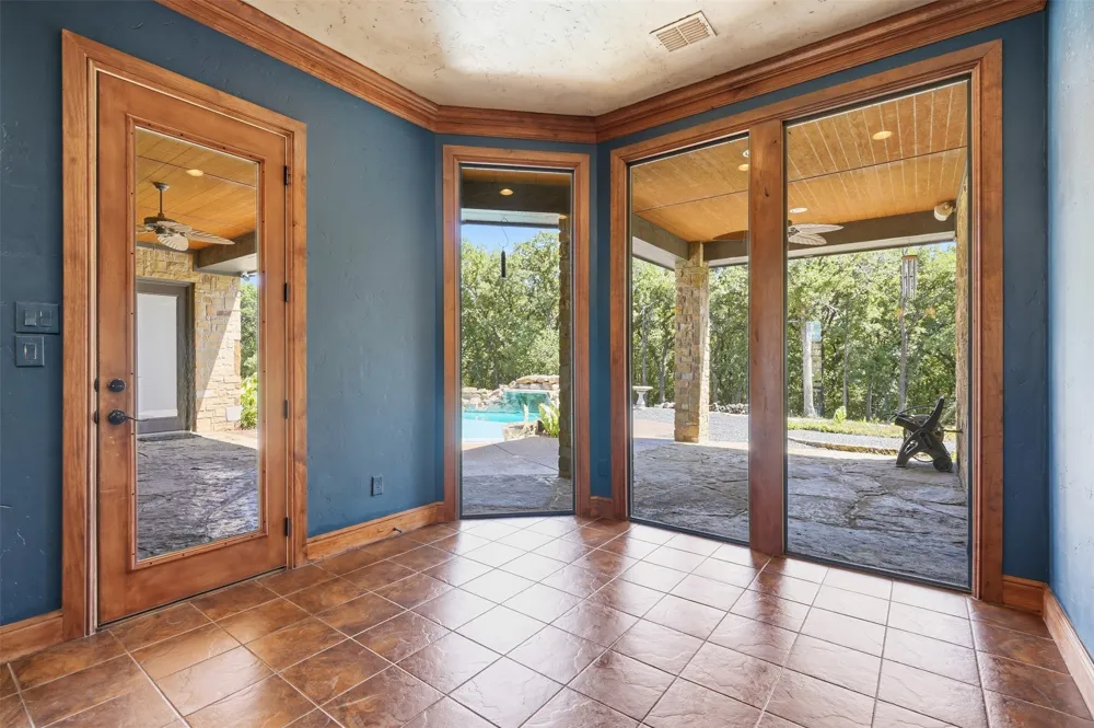6808 Nine Mile Bridge Road Fort Worth, TX 76135