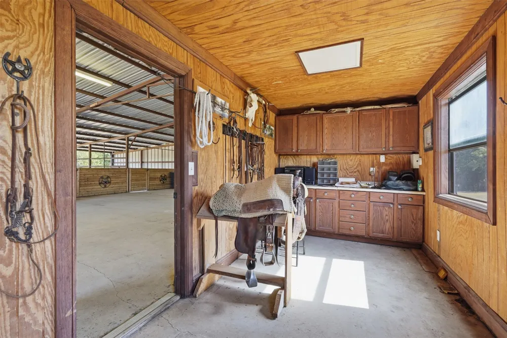 6808 Nine Mile Bridge Road Fort Worth, TX 76135