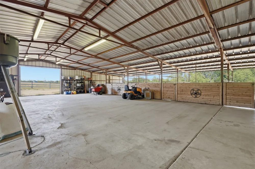 6808 Nine Mile Bridge Road Fort Worth, TX 76135