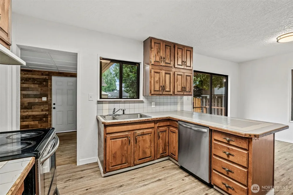 1817 Nichols Boulevard Longview, WA 98632