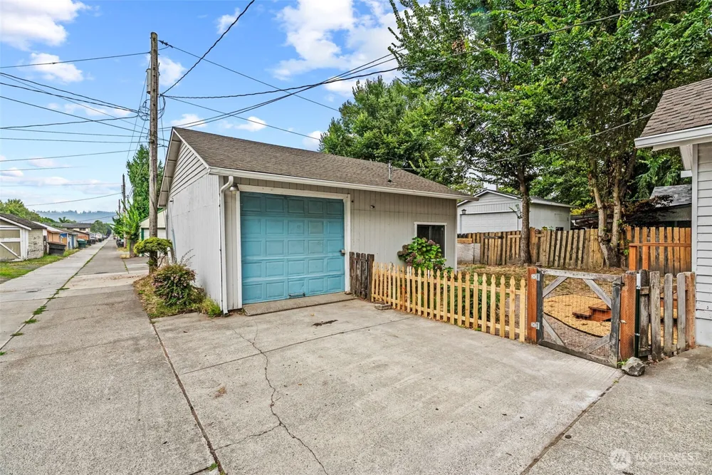 1817 Nichols Boulevard Longview, WA 98632