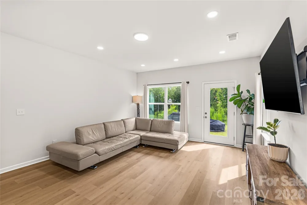 9022 Evercrisp Lane Charlotte, NC 28215