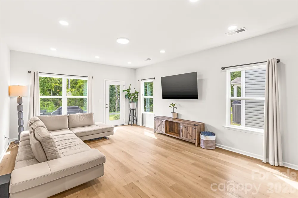 9022 Evercrisp Lane Charlotte, NC 28215