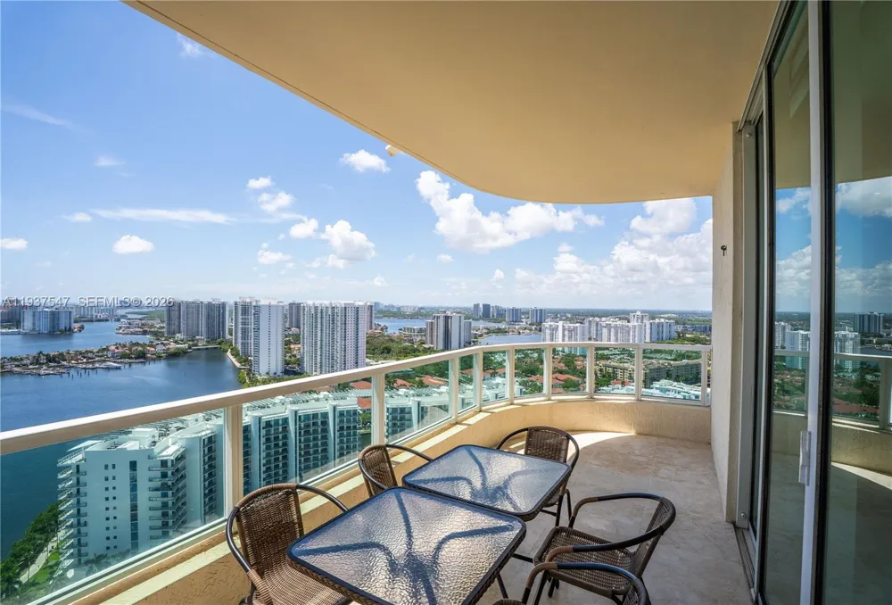 3330 NE 190th St #MPH15 Aventura, FL 33180